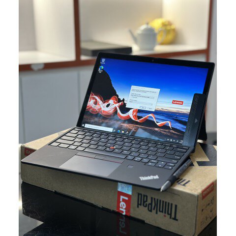  Lenovo ThinkPad Detachable X12